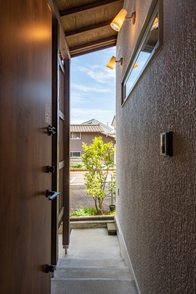 自然素材と白で、明るく心地よく